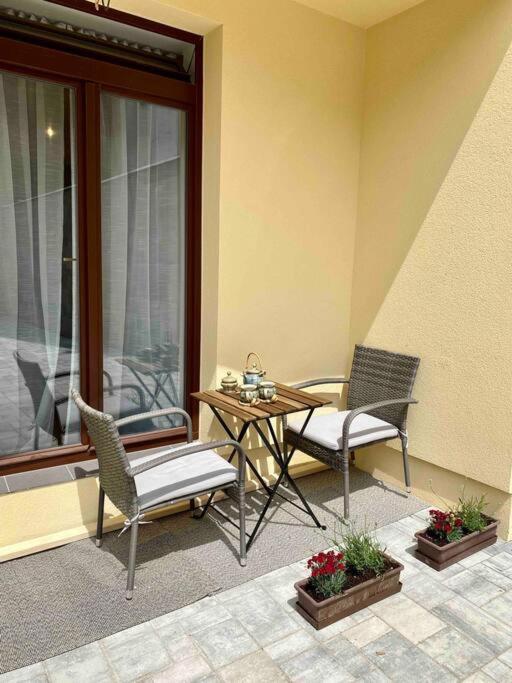 Studio V Prizemi S Kuchyni A Koupelnou Prag Dış mekan fotoğraf