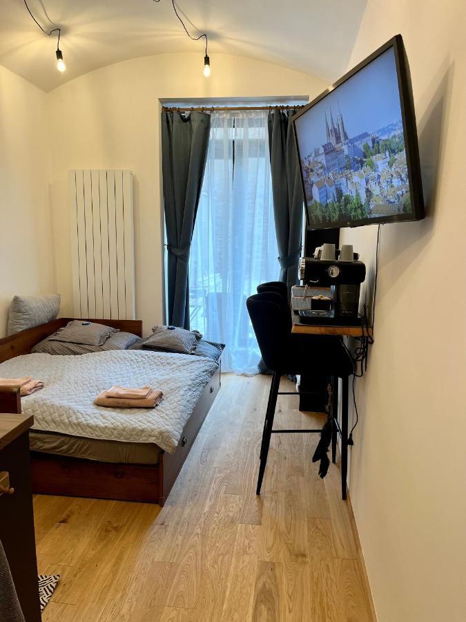 Studio V Prizemi S Kuchyni A Koupelnou Prag Dış mekan fotoğraf
